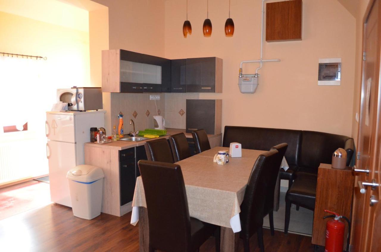 Bed and Breakfast Holdfenyszallas Szegedin Exterior foto