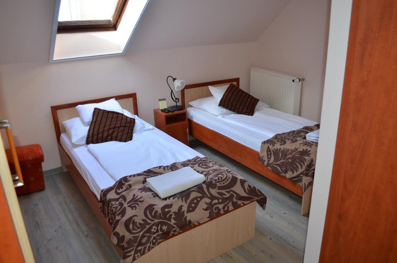 Bed and Breakfast Holdfenyszallas Szegedin Exterior foto