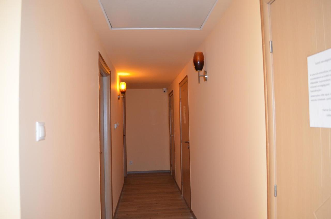 Bed and Breakfast Holdfenyszallas Szegedin Exterior foto