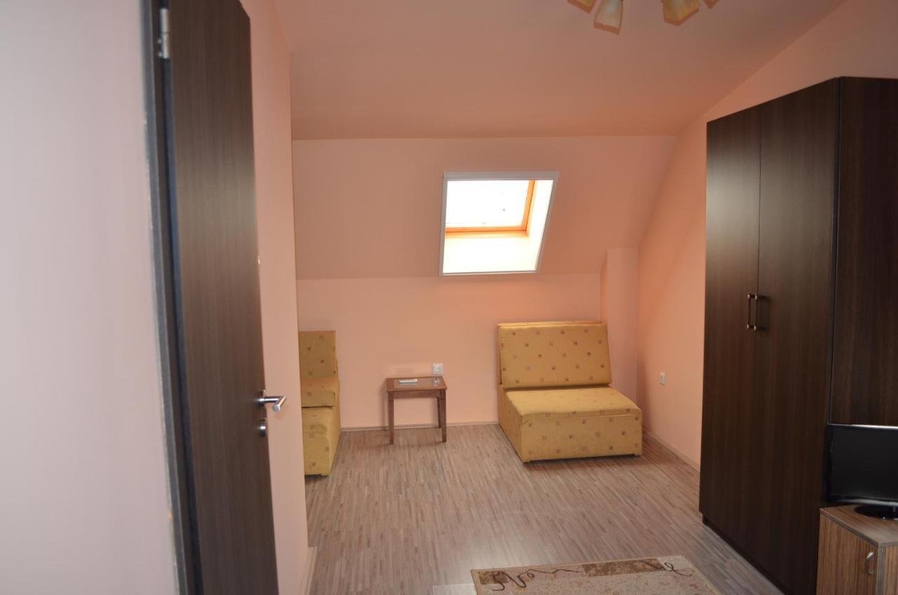 Bed and Breakfast Holdfenyszallas Szegedin Exterior foto