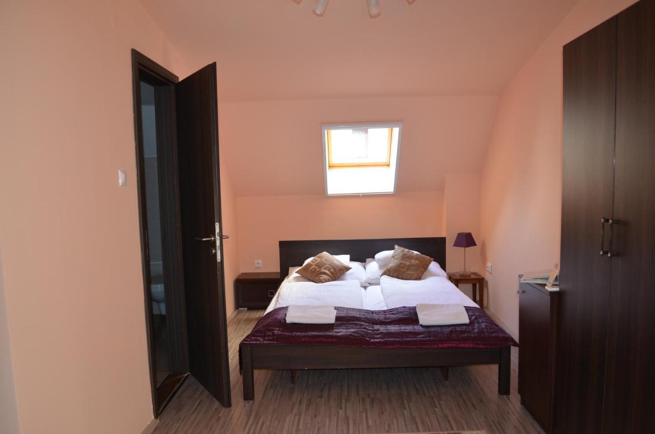 Bed and Breakfast Holdfenyszallas Szegedin Exterior foto